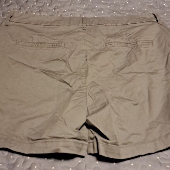 Old Navy gray everyday shorts 14 - Picture 4 of 5